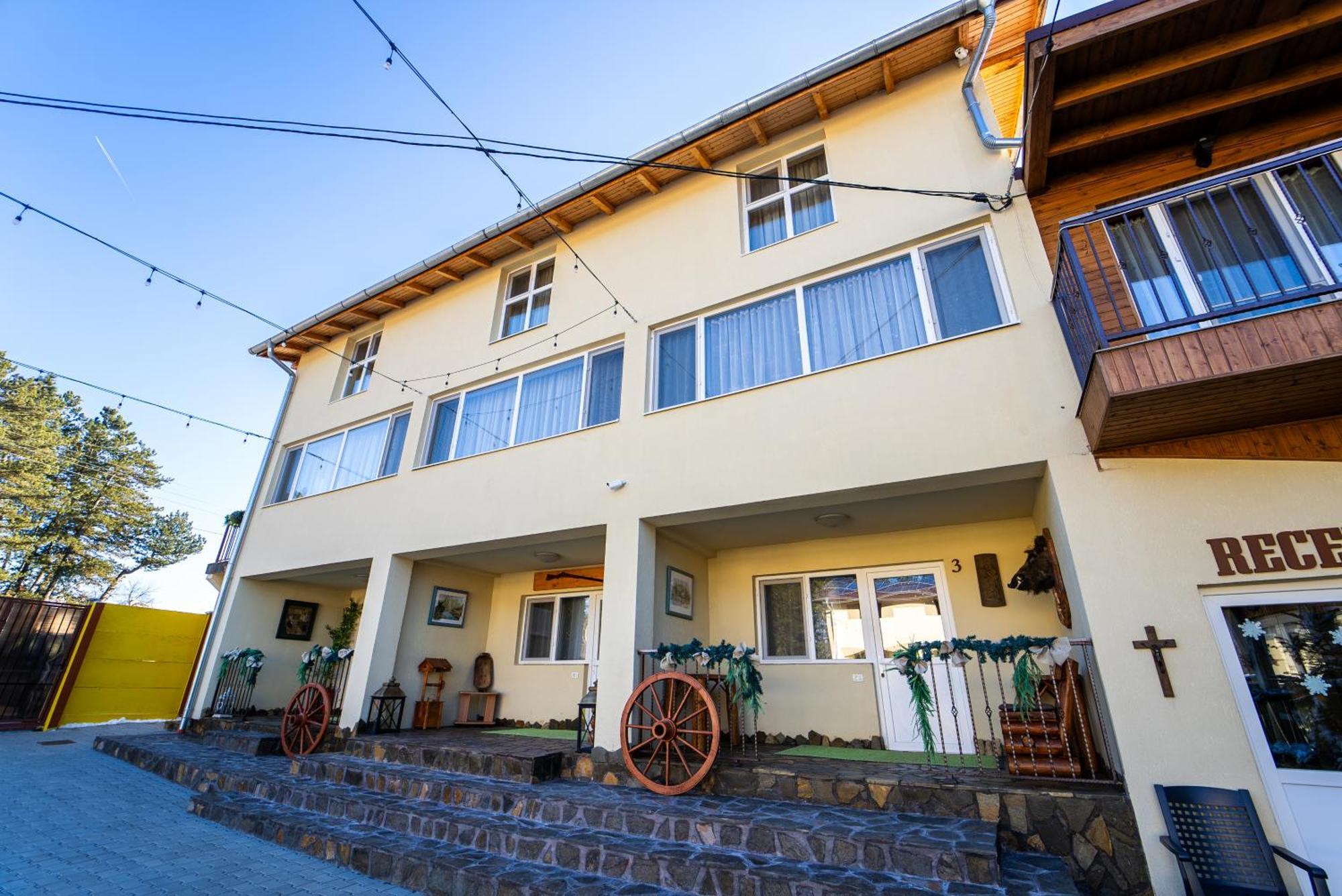 Appartement Sura Lu' Patru à Vulcan  Extérieur photo